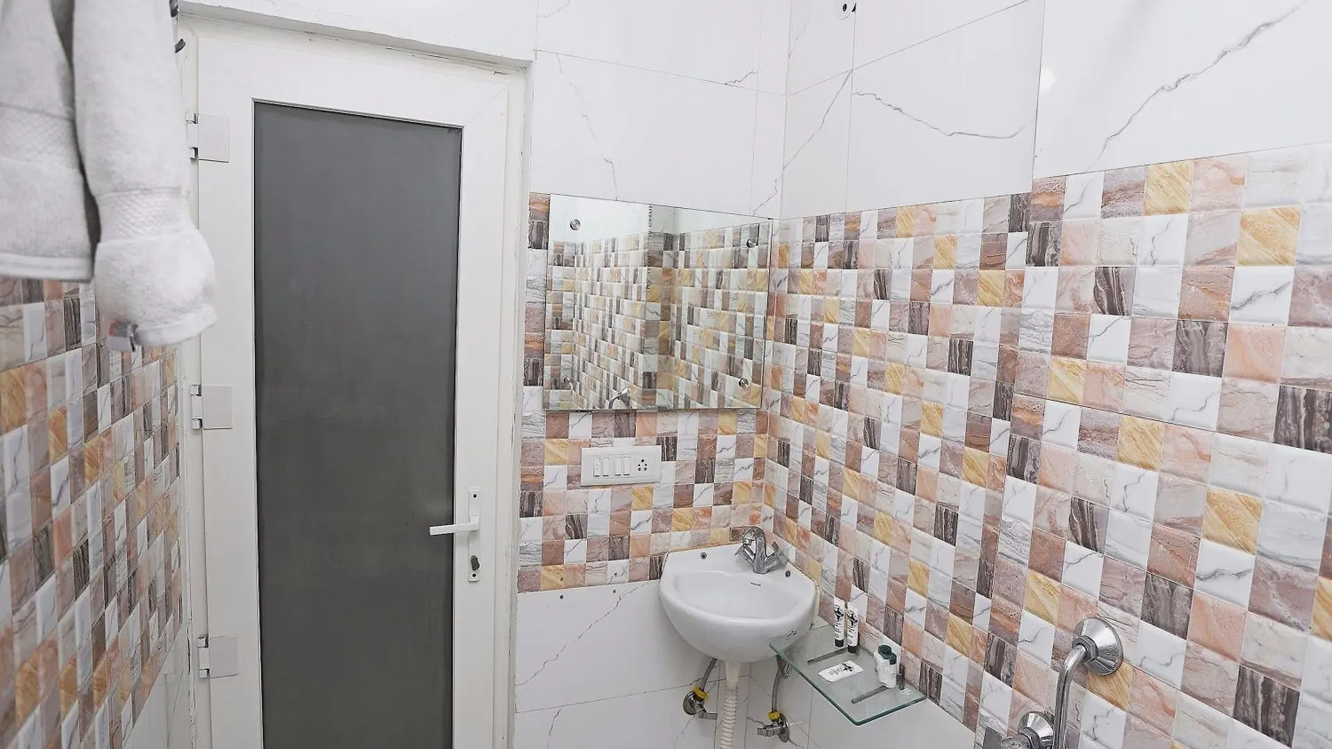 Where to Stay Near MGF Metropolitan Mall: 4 OYO Hotels