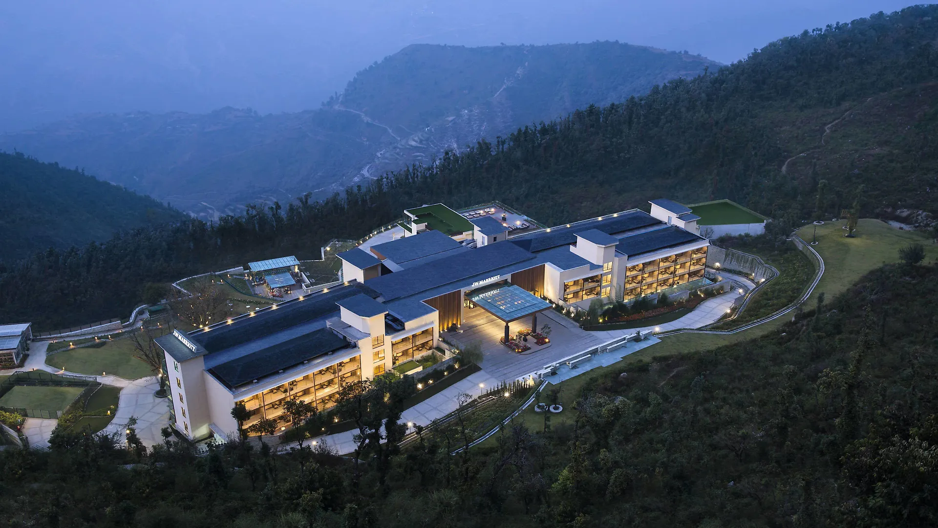 4 Exceptional Design Hotels Close to Kempty Falls, Mussoorie