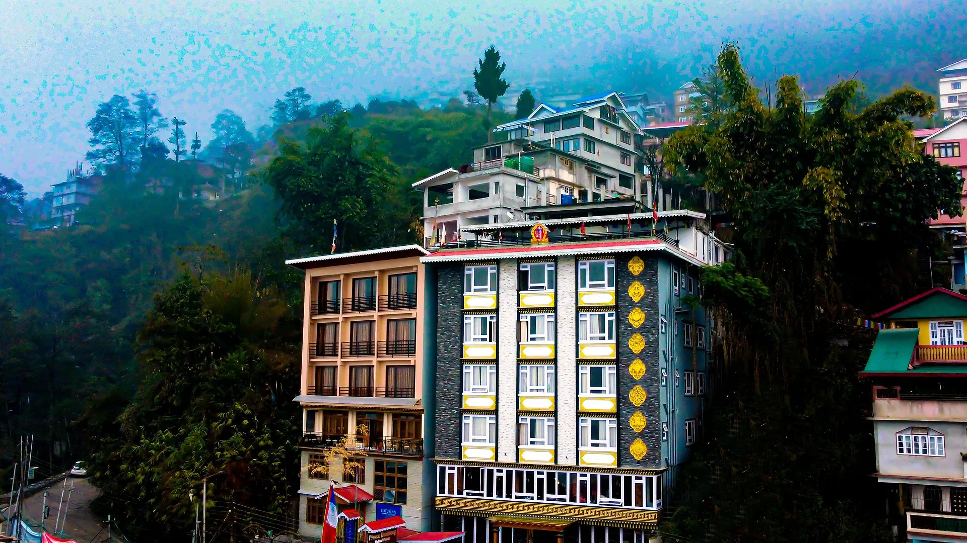 Staying Near Gonjang Monastery: 6 Gangtok Hotels Compared