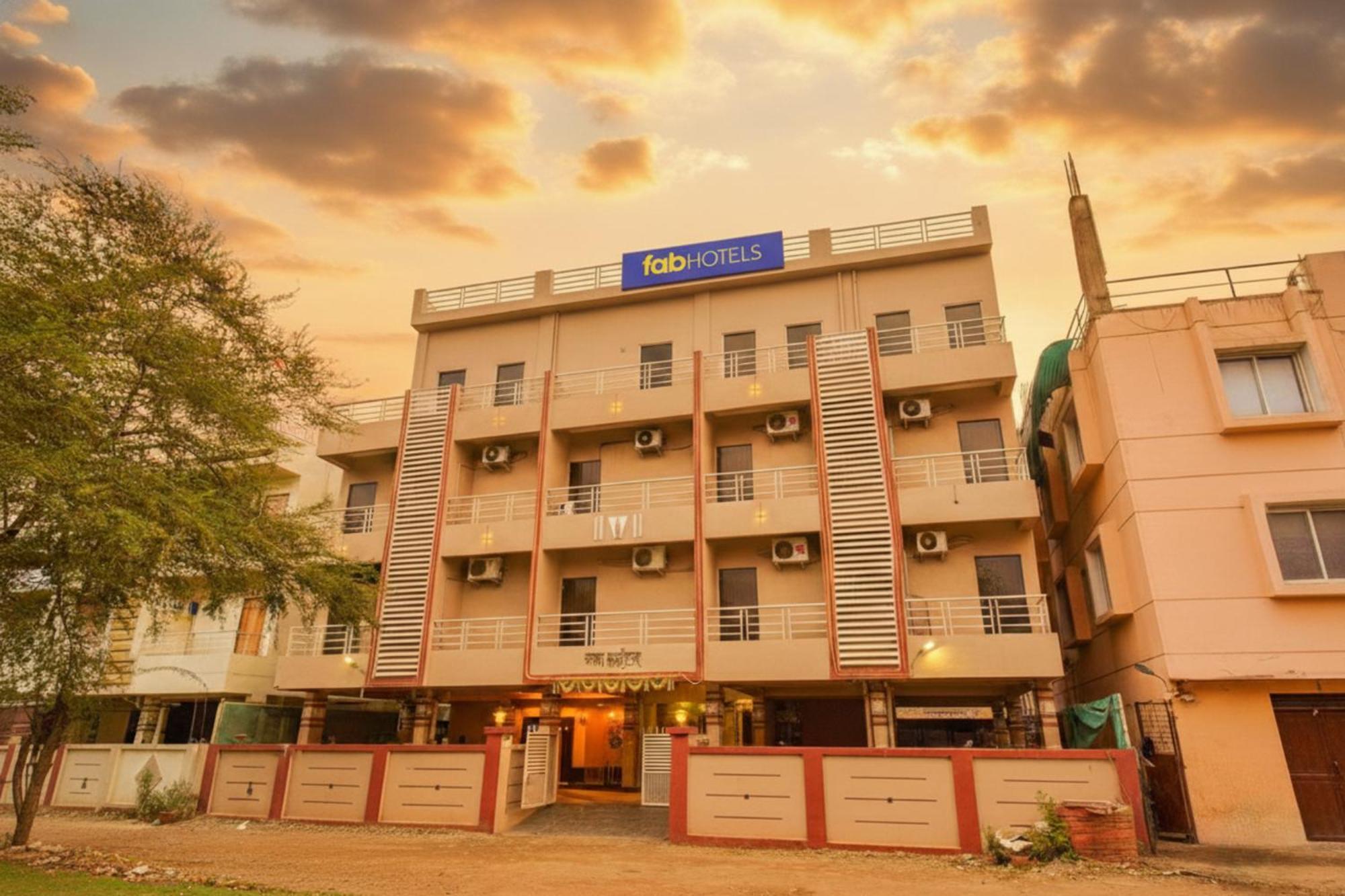 Staying in Kharadi: 7 Airport Hotels in Pune Compared